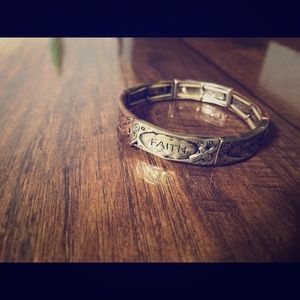 Stretchy band bracelet Faith Hope Love